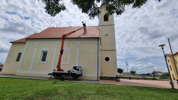 Radovi-na-visini-popravak-krovista-Crkve-MultiUp3